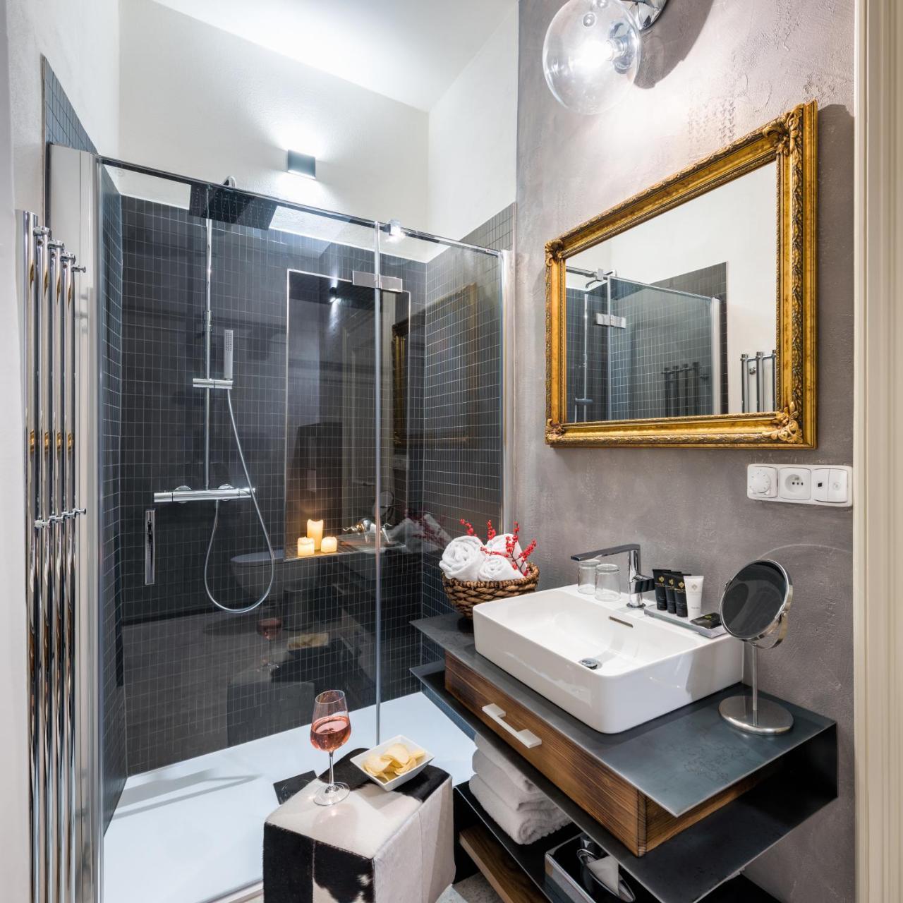 Hotel apartamentowy Mooo By The Castle Praga