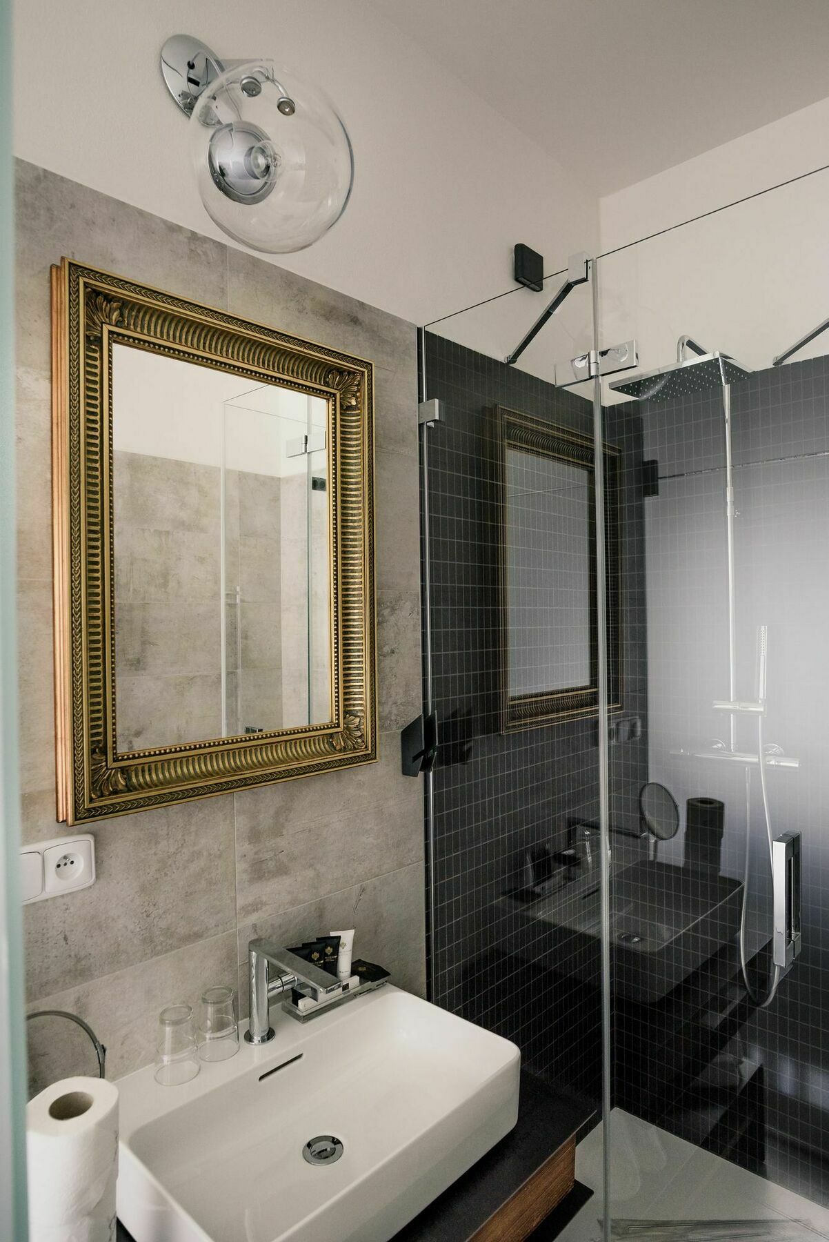 Hotel apartamentowy Mooo By The Castle Praga
